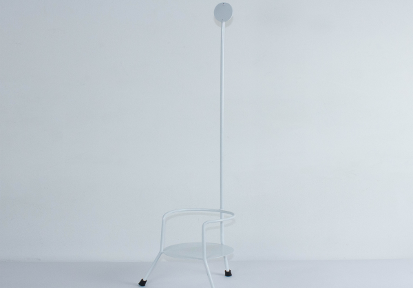 Soporte metálico de piso para extintor de 10-20 lbs